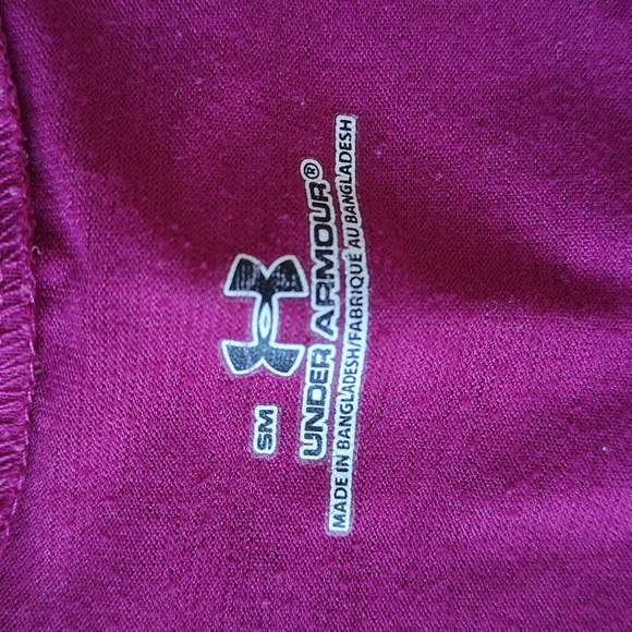 EUC UA V-neck Shirt - Picture 2 of 7